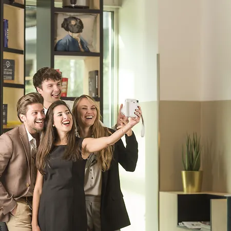 Adagio Grand Place 3*