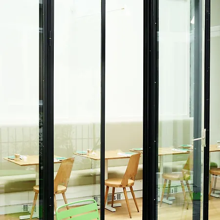 Des Galeries Hotel 4*