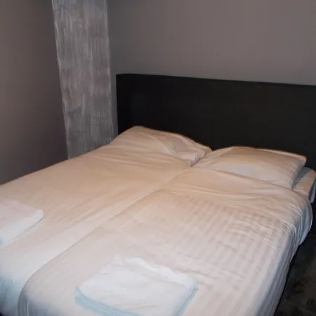 Urban Centre Hostel *