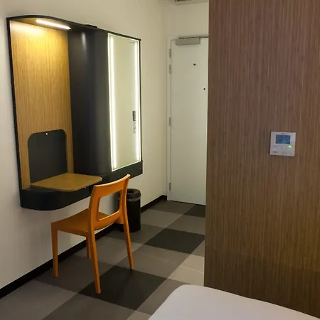 Easyhotel Centre 3* Bruxelles