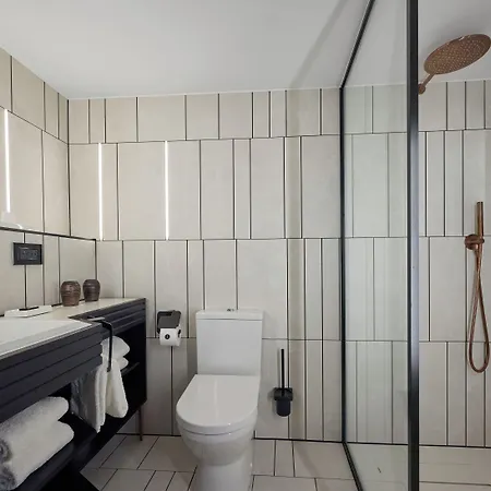 Cardo Brussels, Autograph Collection