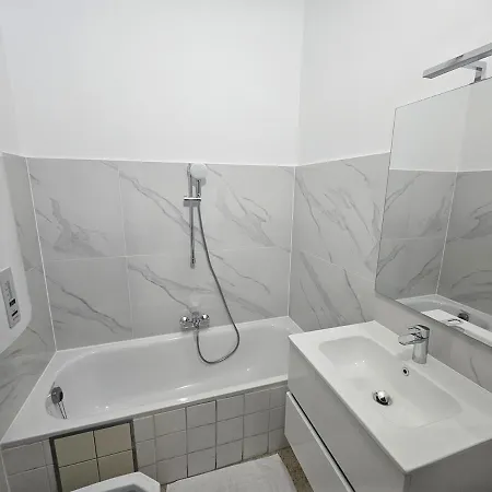 Cozy With Terrace Apartment Brussels