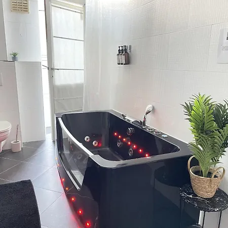 Beautiful With Jacuzzi Appartamento *