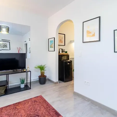 Over Two Floors For 5 Guests Near Midi & Grand Place Appartement *