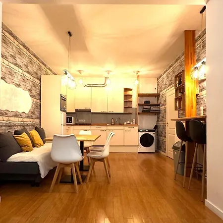 The Cozy Louise Nest *