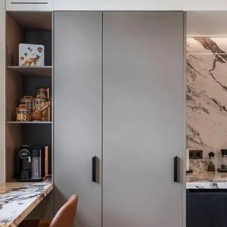 Superb Pierson Brussels