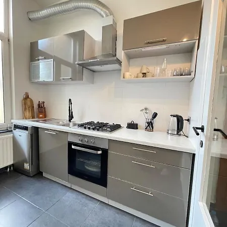 Beautiful With Jacuzzi *