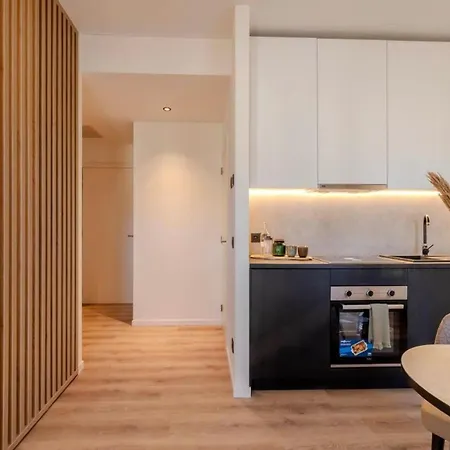 At Апартаменты *