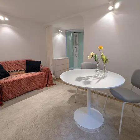 Cozy Nest Basement St Gilles * Bruxelles