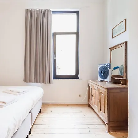 Appartement 1 Bedroom W Kitchen And Bathroom In Trendy St Gilles *