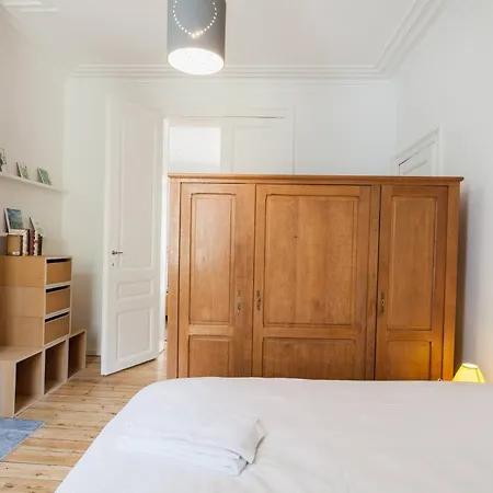 Appartement 1 Bedroom W Kitchen And Bathroom In Trendy St Gilles