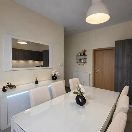 Spacious 2br Near Grand Place 1 דירה בריסל