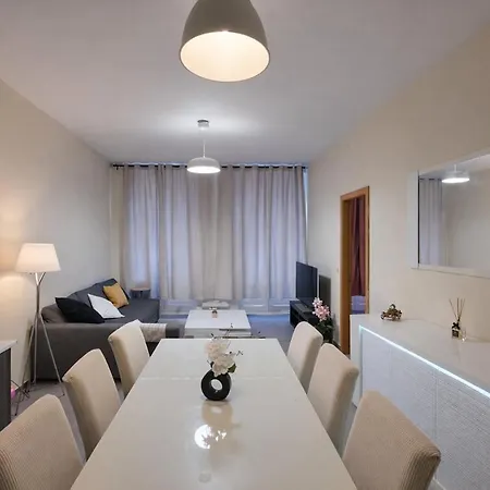 Spacious 2br Near Grand Place 1 בריסל