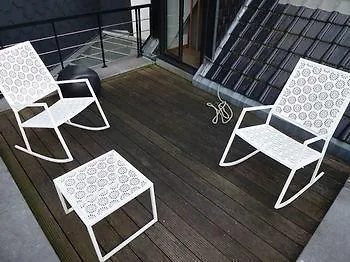 Yawn Apartment *