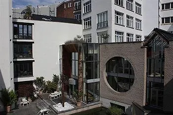 Yawn Apartment *