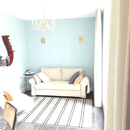 לינה וארוחת בוקר Fish Market