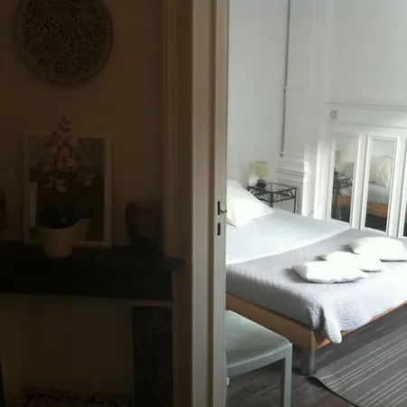 Hotel 18 *
