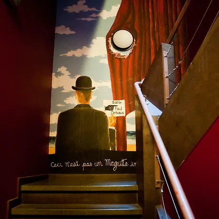 Hostel Hi Jacques Brel Hostel