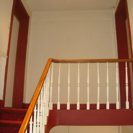 Appart-hotel Maison De La Lune - Petite D'etterbeek 3* Brussels