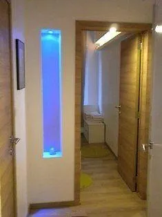 Ams Flats *