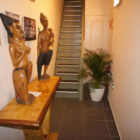 J And R Apartment