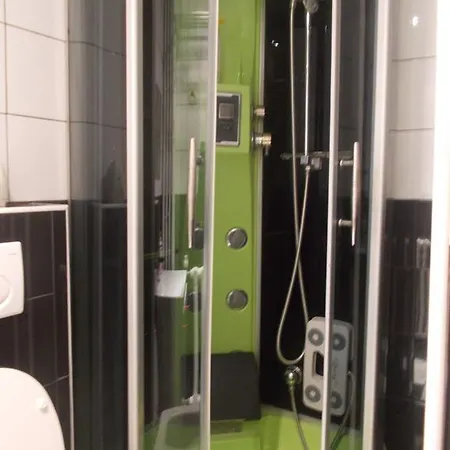 Trone Apartment