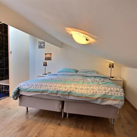 Ixelles Flats بروكسل