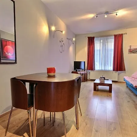 Ixelles Flats شقة *
