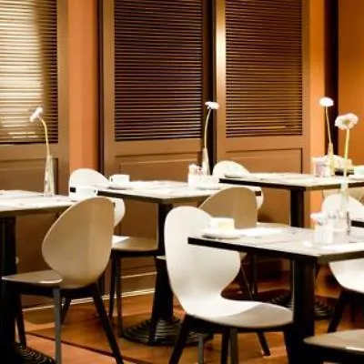 New Charlemagne 호텔