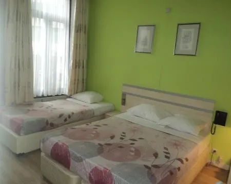 Hotel Albergo Hotel 2*