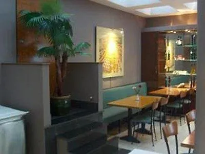 Royale 3*