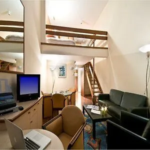 B-aparthotel Montgomery 4*