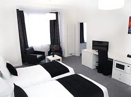 Hotel Satellite 2*