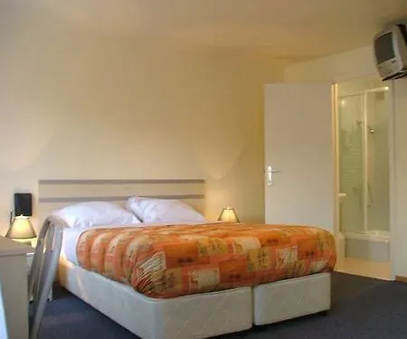 Hotel Albergo Отель 2*