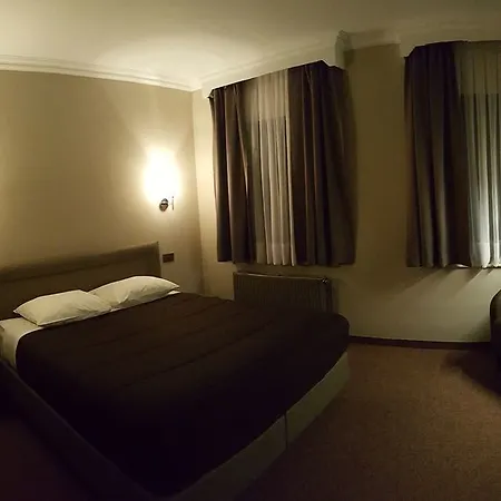 Le Chantecler Hotel 2*