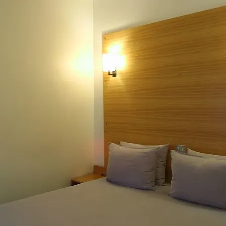 Queen Anne Hotel 3*