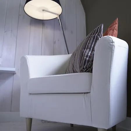 לינה וארוחת בוקר Be In בריסל