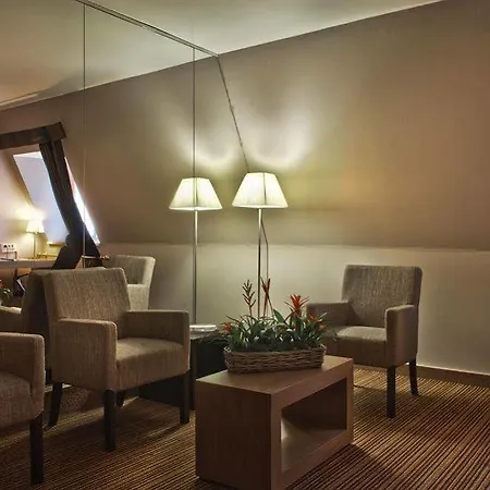 Nh Carrefour De L'europe Hotell
