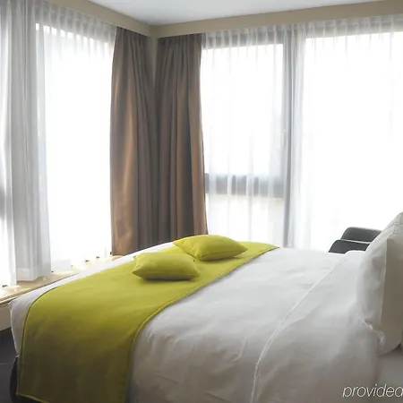 9hotel Chelton Szálloda