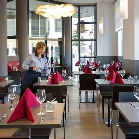 Ibis Centre Gare Du Midi מלון 3*