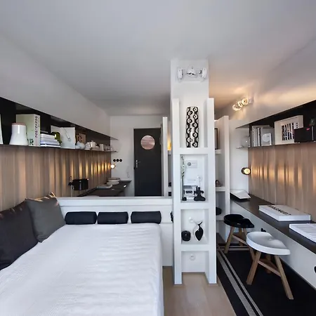 Studio Wood Near Cimetiere D'ixelle شقة بروكسل