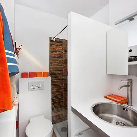 Mini Loft Ulb Delta Area With Terrace 公寓 *