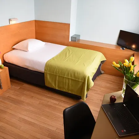 322 Lambermont Brussels Otel Schaerbeek