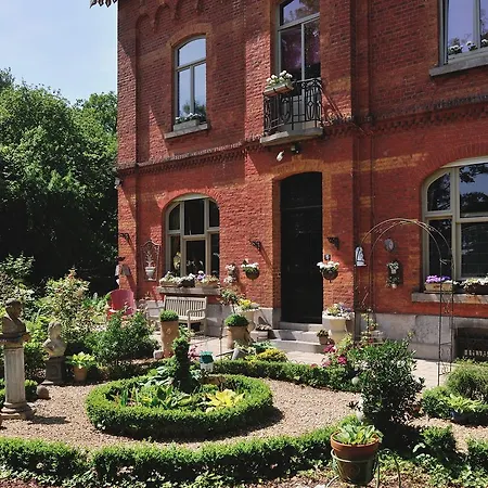 Les Taillis Bed & Breakfast *