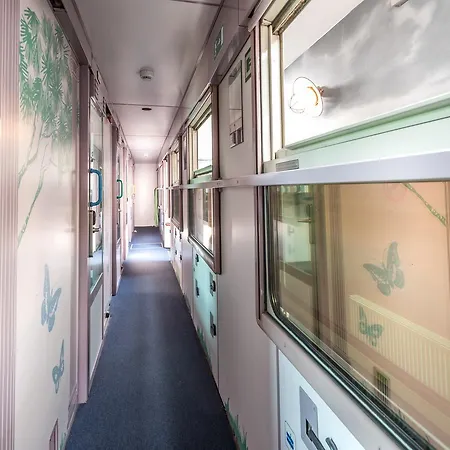 Hostel Train Schaerbeek