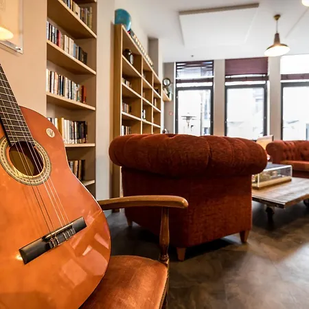 Hostel Train Schaerbeek