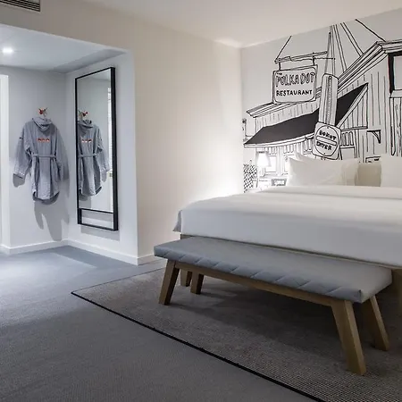 Radisson Red Hotel 4*