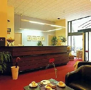 New Charlemagne Hotel