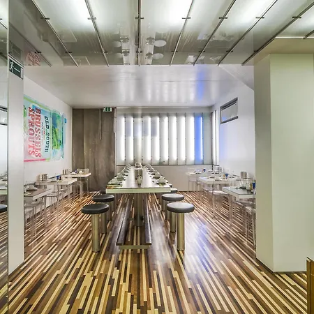 Otel 322 Lambermont Brussels Schaerbeek