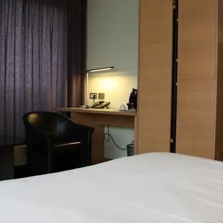 322 Lambermont Brussels Otel Schaerbeek